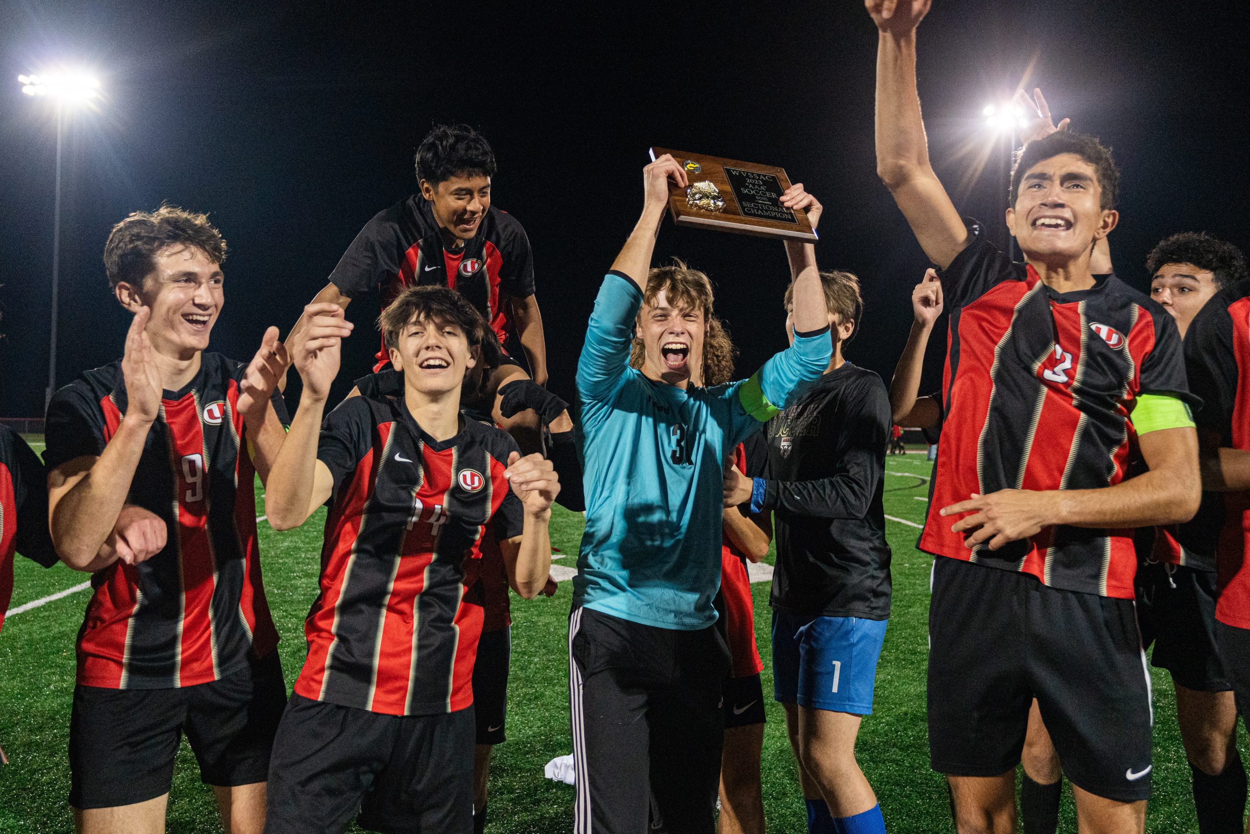 Hawks score early, hang on late to win section title, 1-0, over Bridgeport